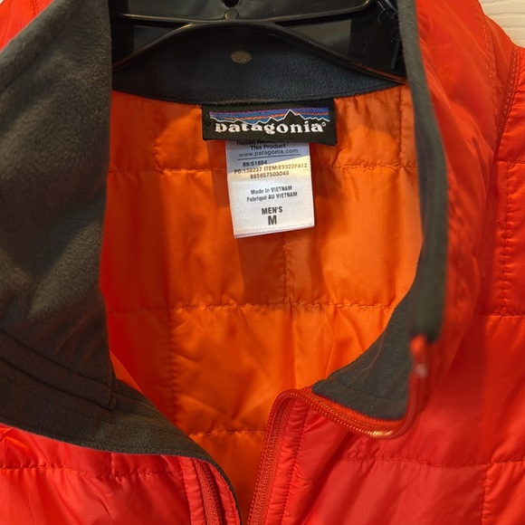 Patagonia men’s medium fleece/puffer ￼ - Picture 2 of 4